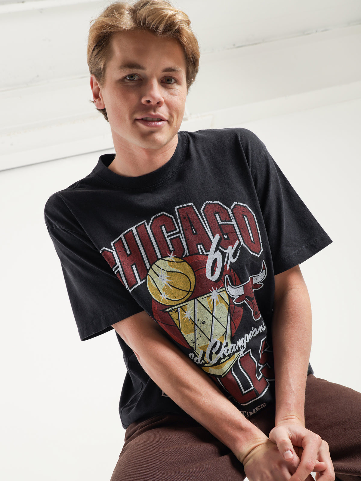 Mitchell & Ness Chicago Bulls T-Shirt in Black | Black