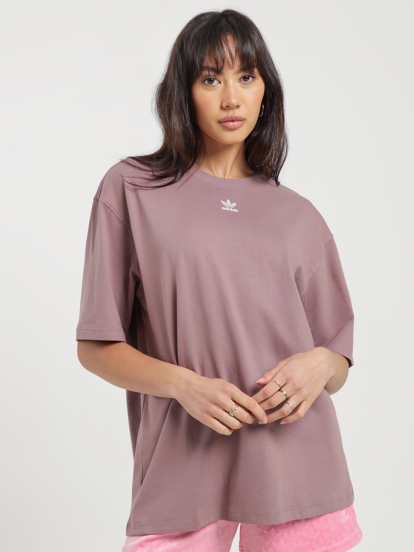 Loungewear Adicolor Essentials T-Shirt in Purple - Glue Store