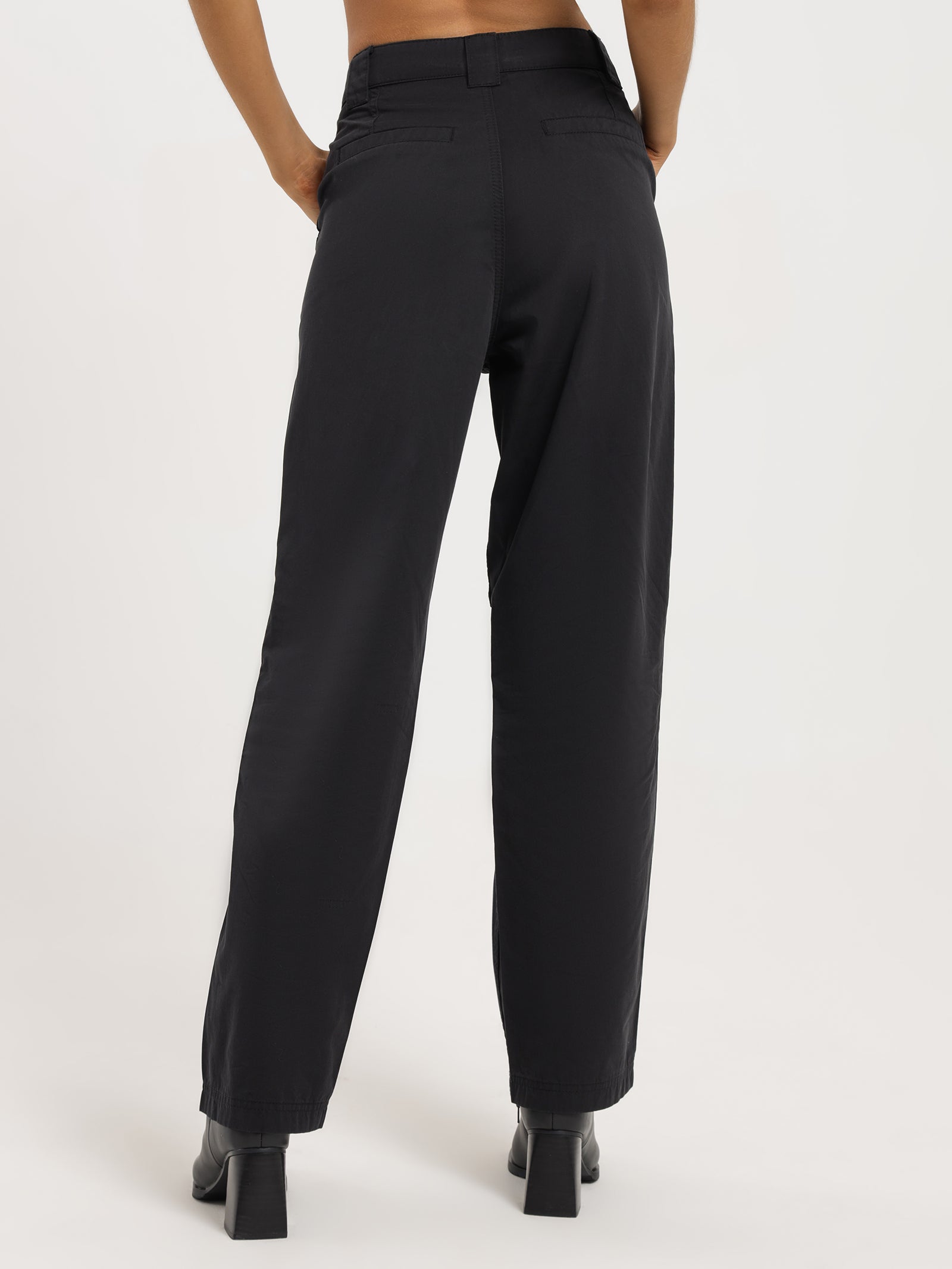 Metta Pants in Black