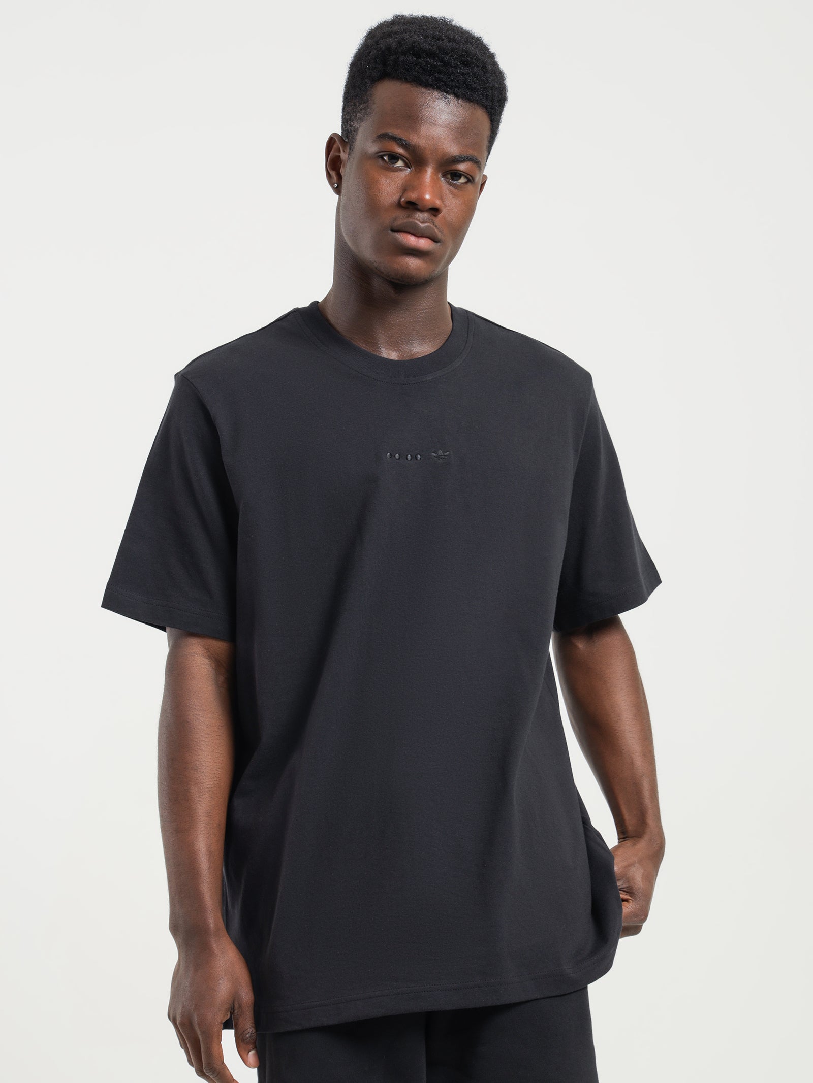 Reveal Essentials T-Shirt in Black