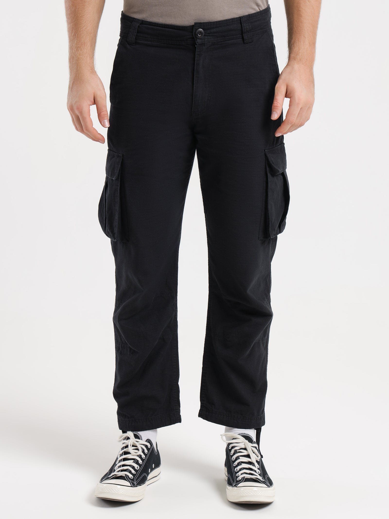 Wyatt Cargo Pants in Black