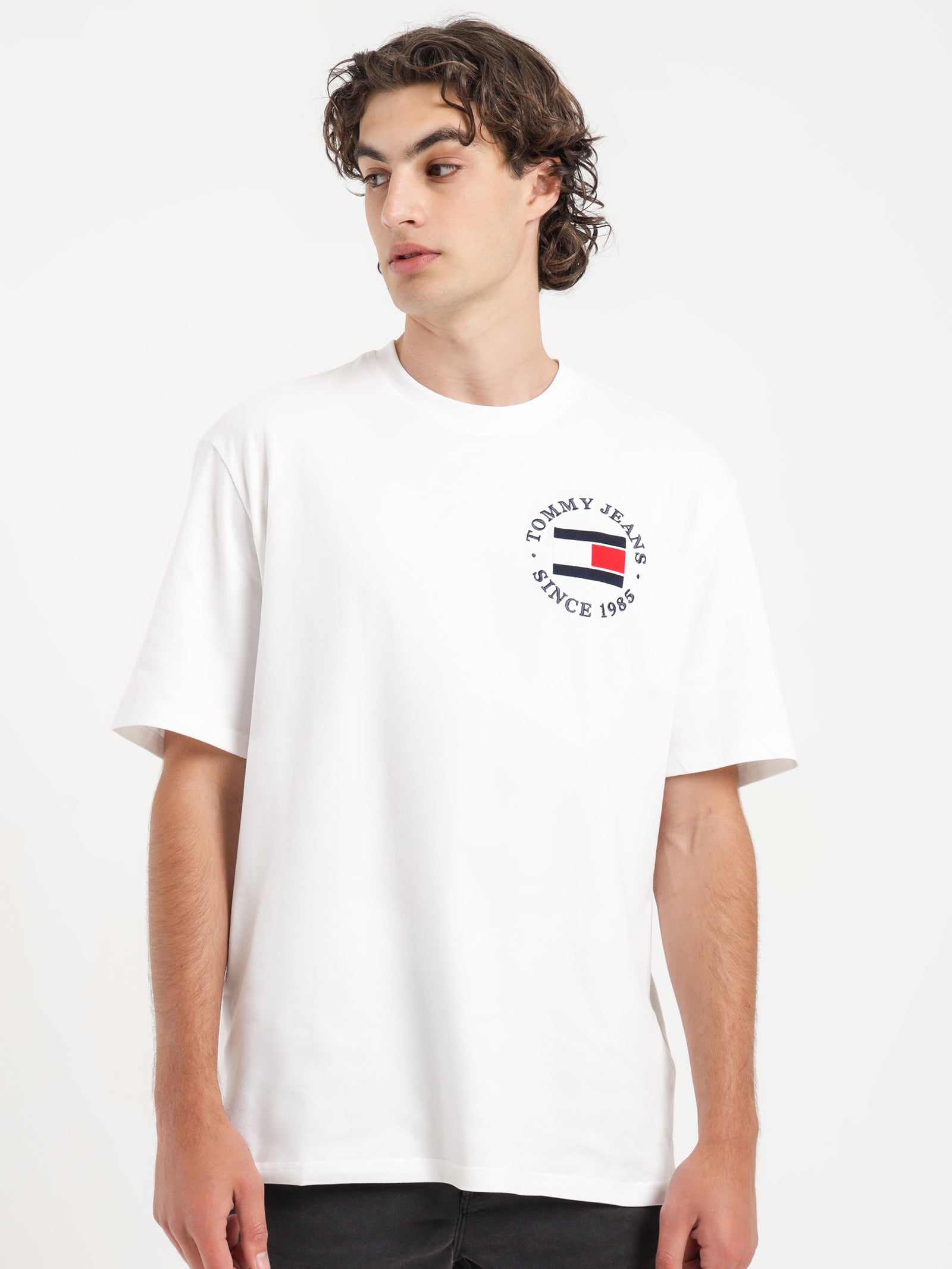 Tommy hilfiger Skater Timeless T-Shirt in White White | Glue Store