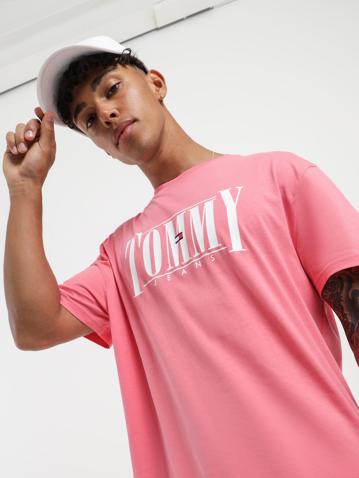 Tommy Hilfiger Classic Essentials T-Shirt in Pink | Pink