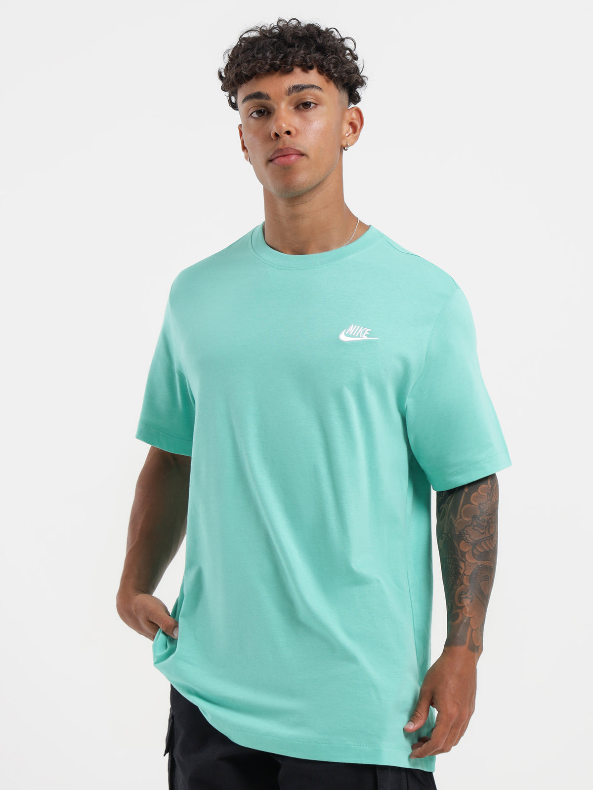 Nike Sportswear Club T-Shirt in Light Green | Red