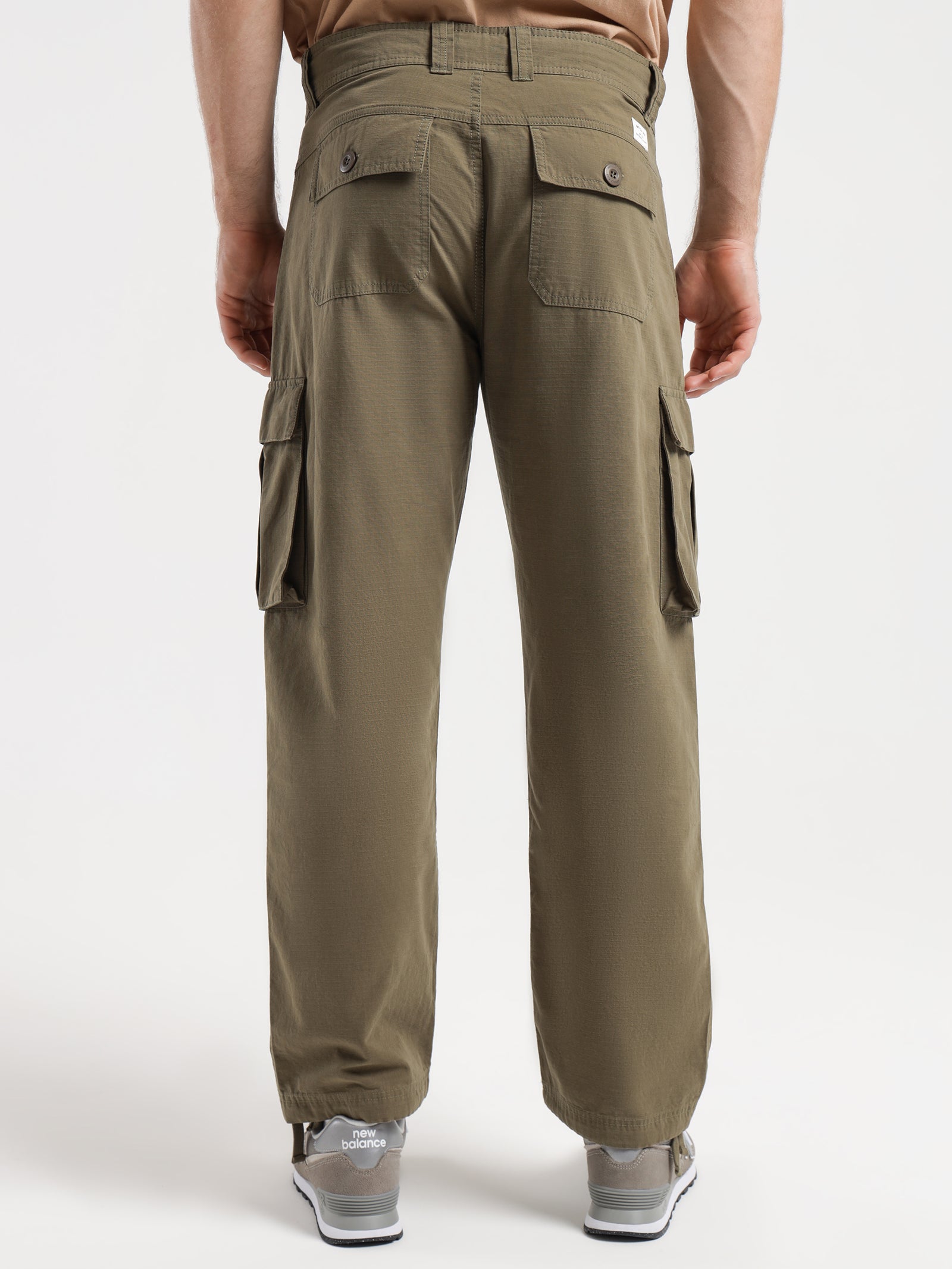 Wyatt Cargo Pants in Olive