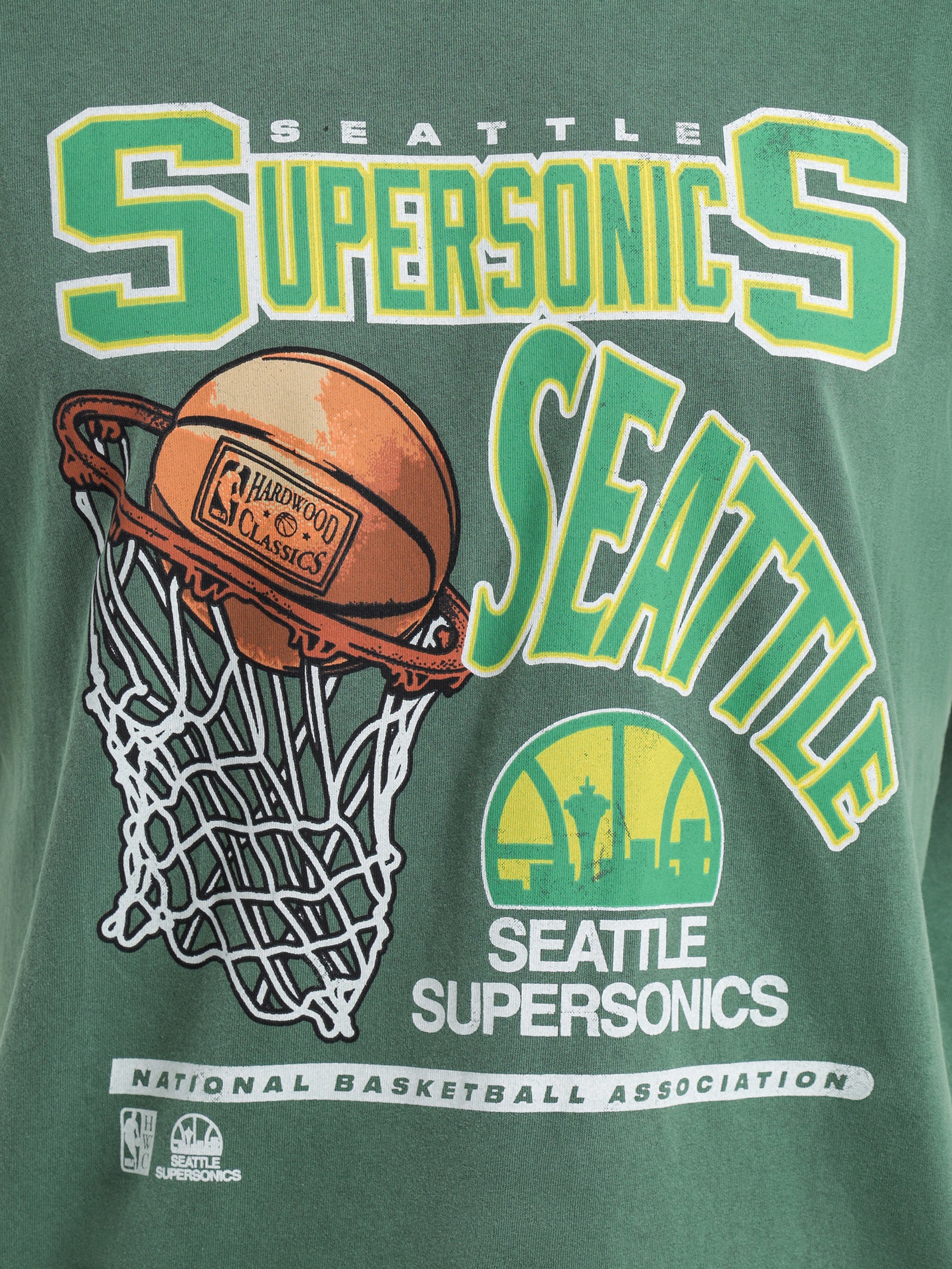 Men's Mitchell & Ness Seattle SuperSonics Above The Rim Graphic T-Shirt Size: Small