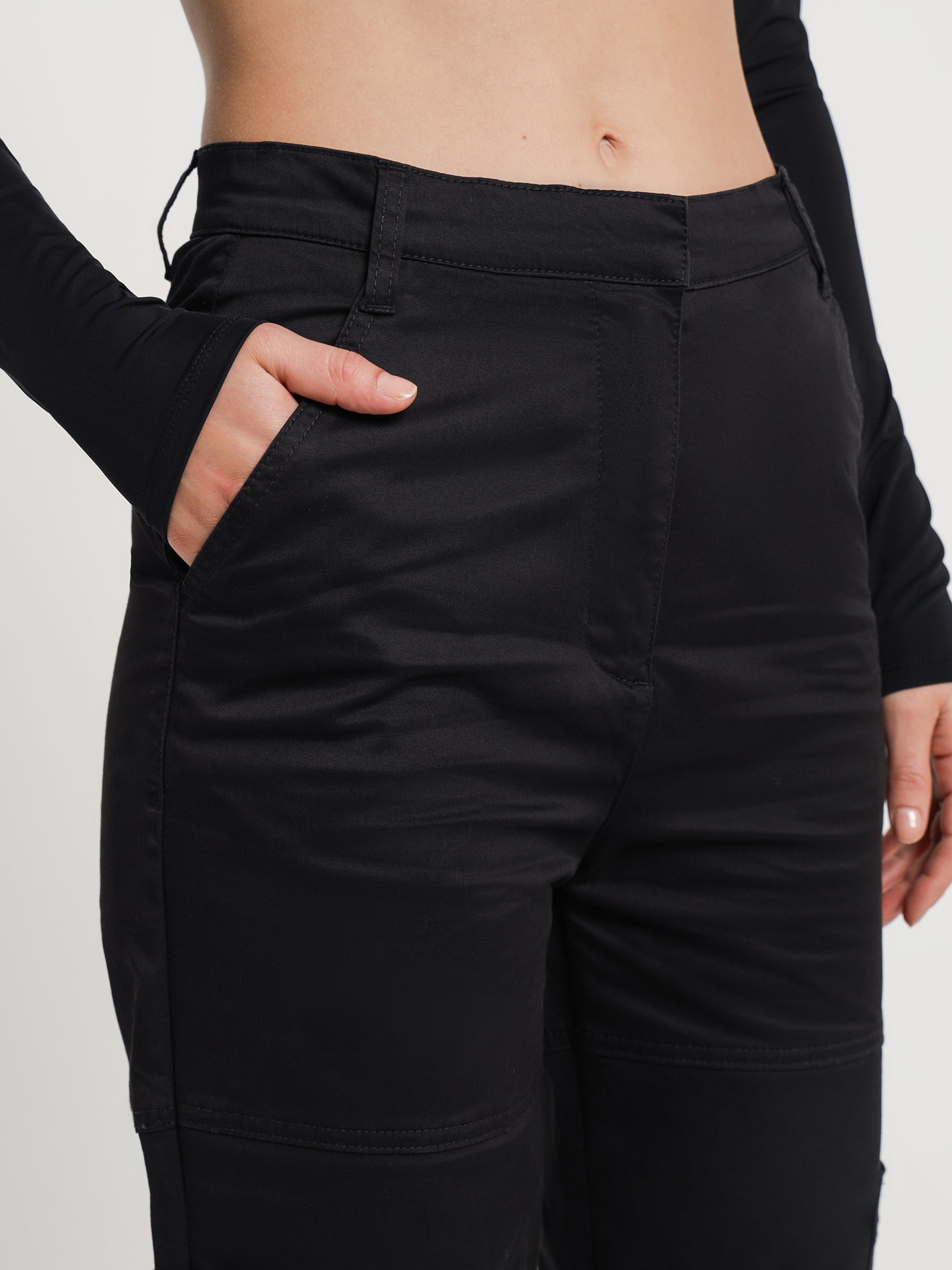 Vonti Cargo Pants in Black