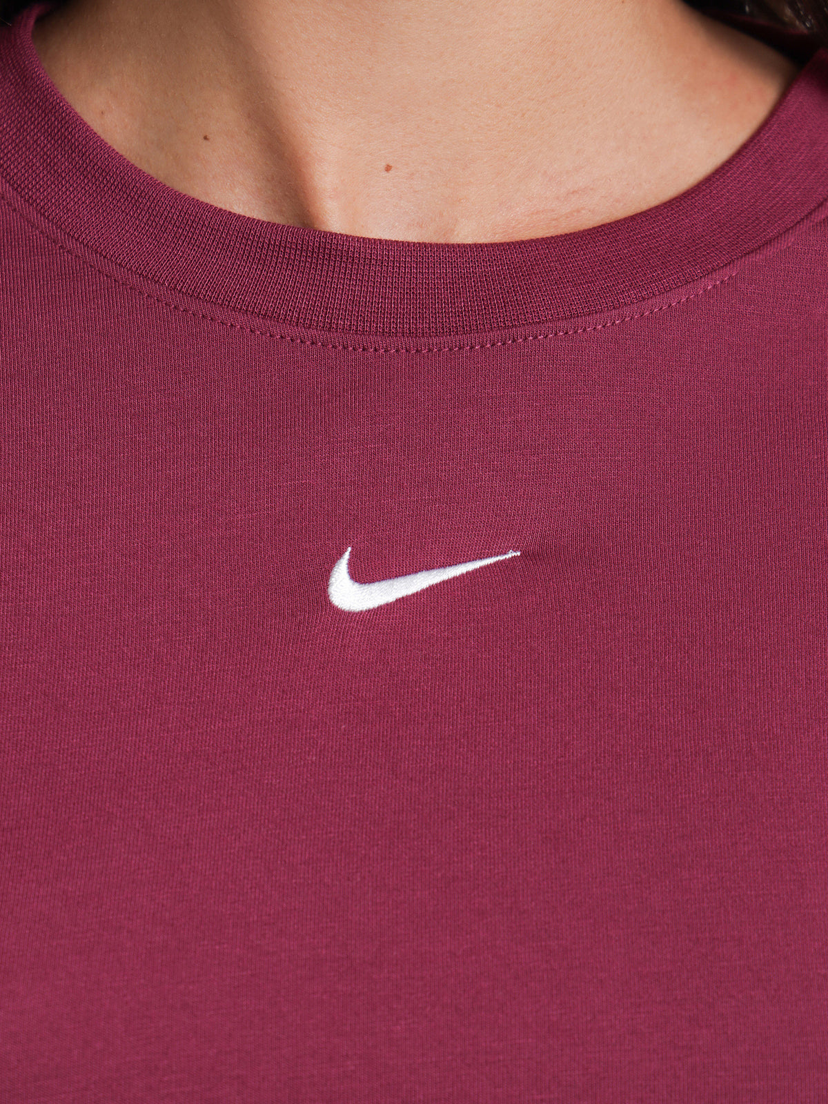 Nike Sportswear Essential T-Shirt in Rose | Rose