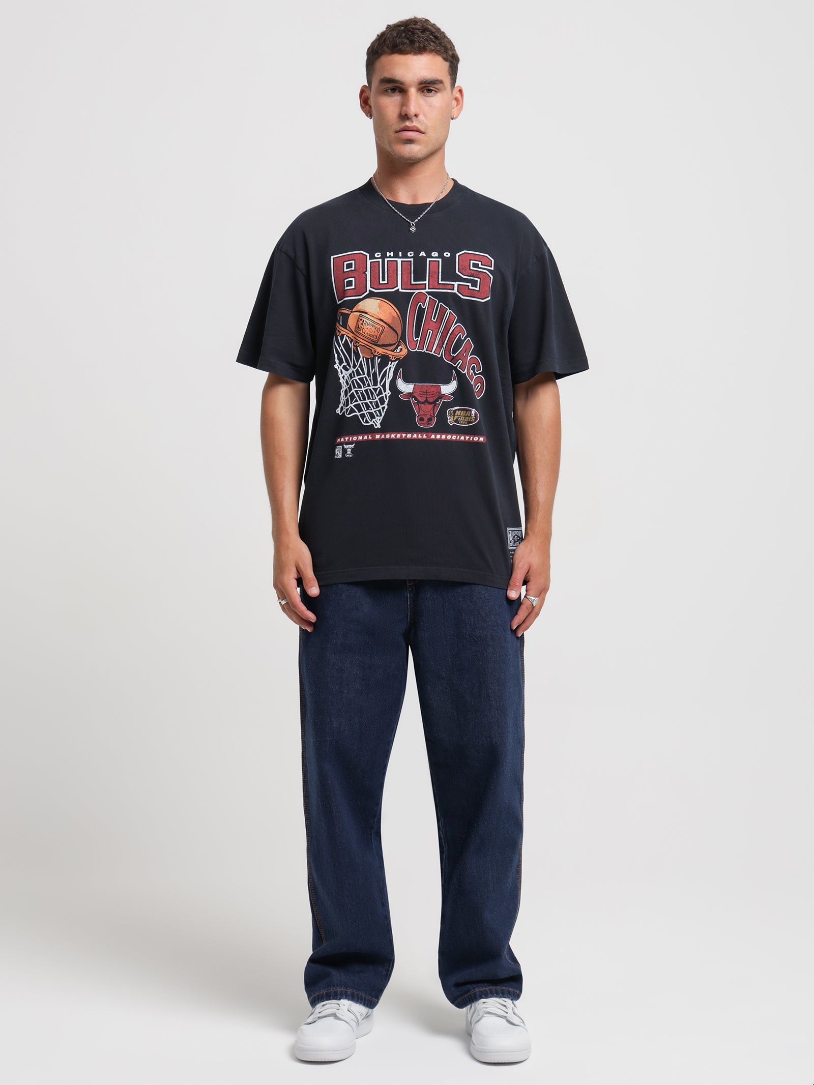 New Era Men's Chicago Bulls Hoop Tee