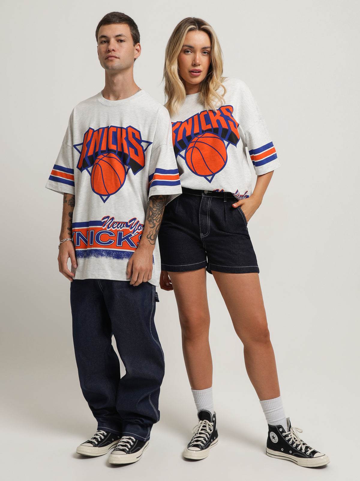 Mitchell & Ness New York Knicks Logo T-Shirt in Silver | Silver