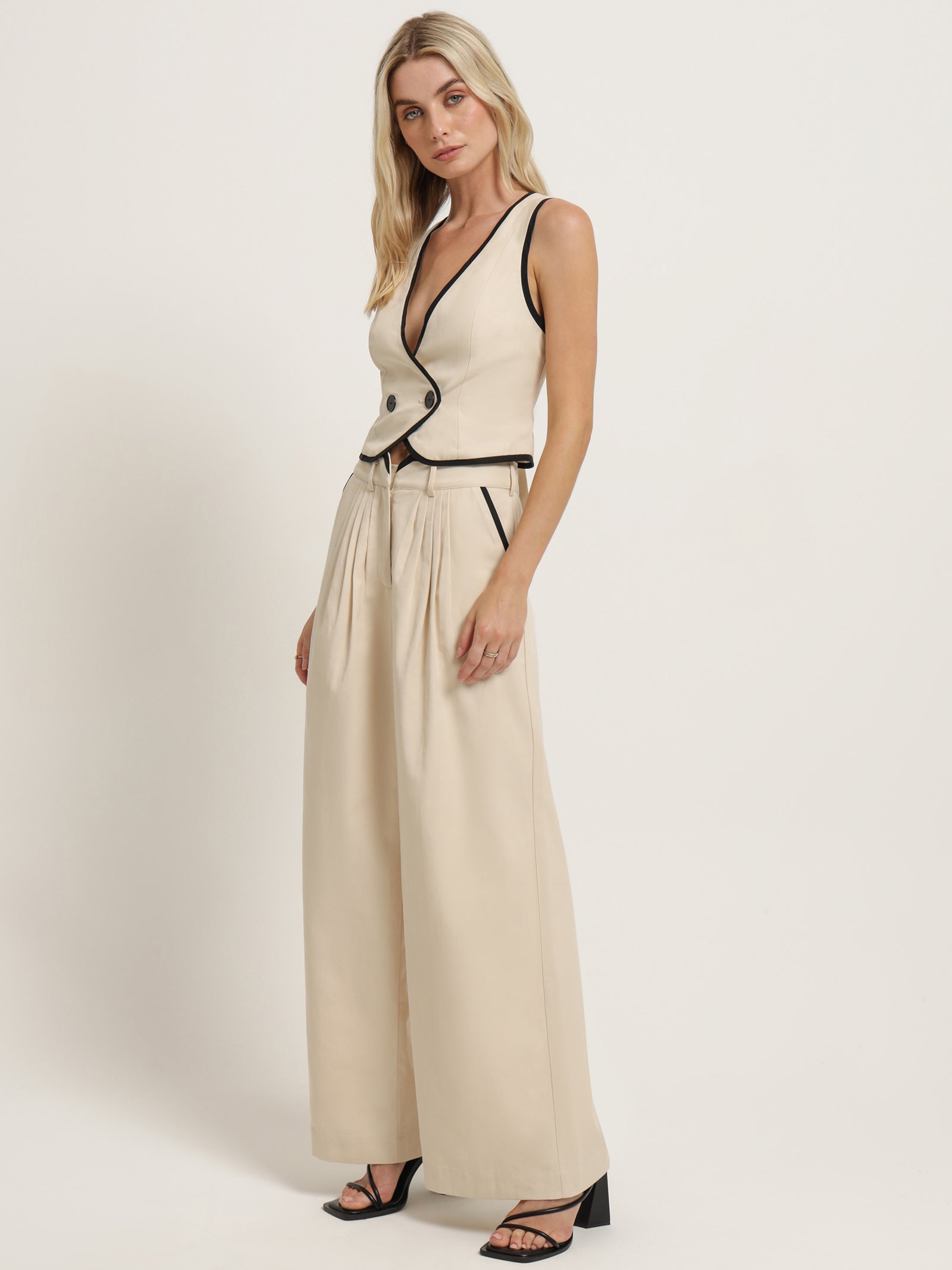 Express Pants in Neutral