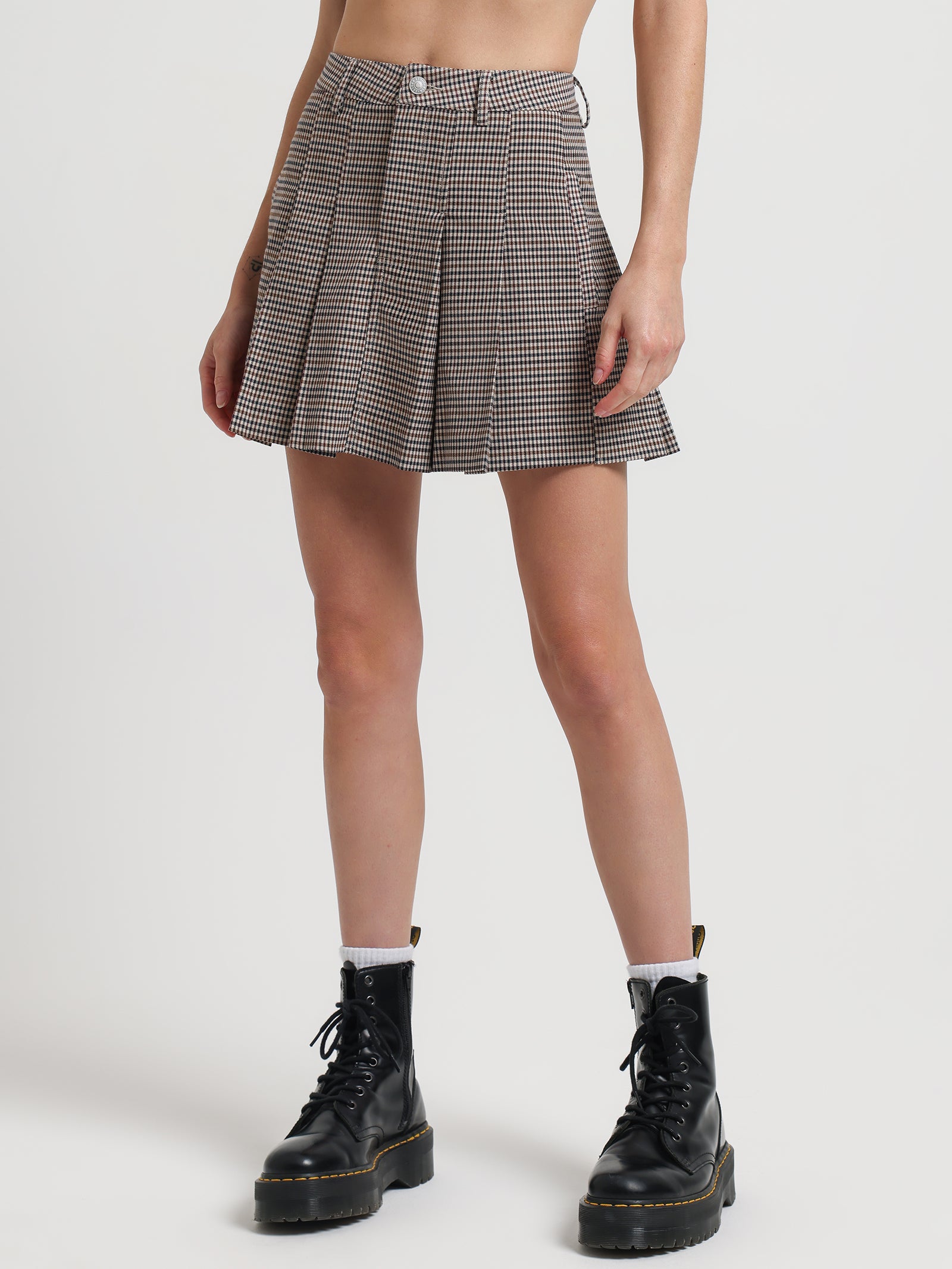 Shannon Pleated Skirt in Check