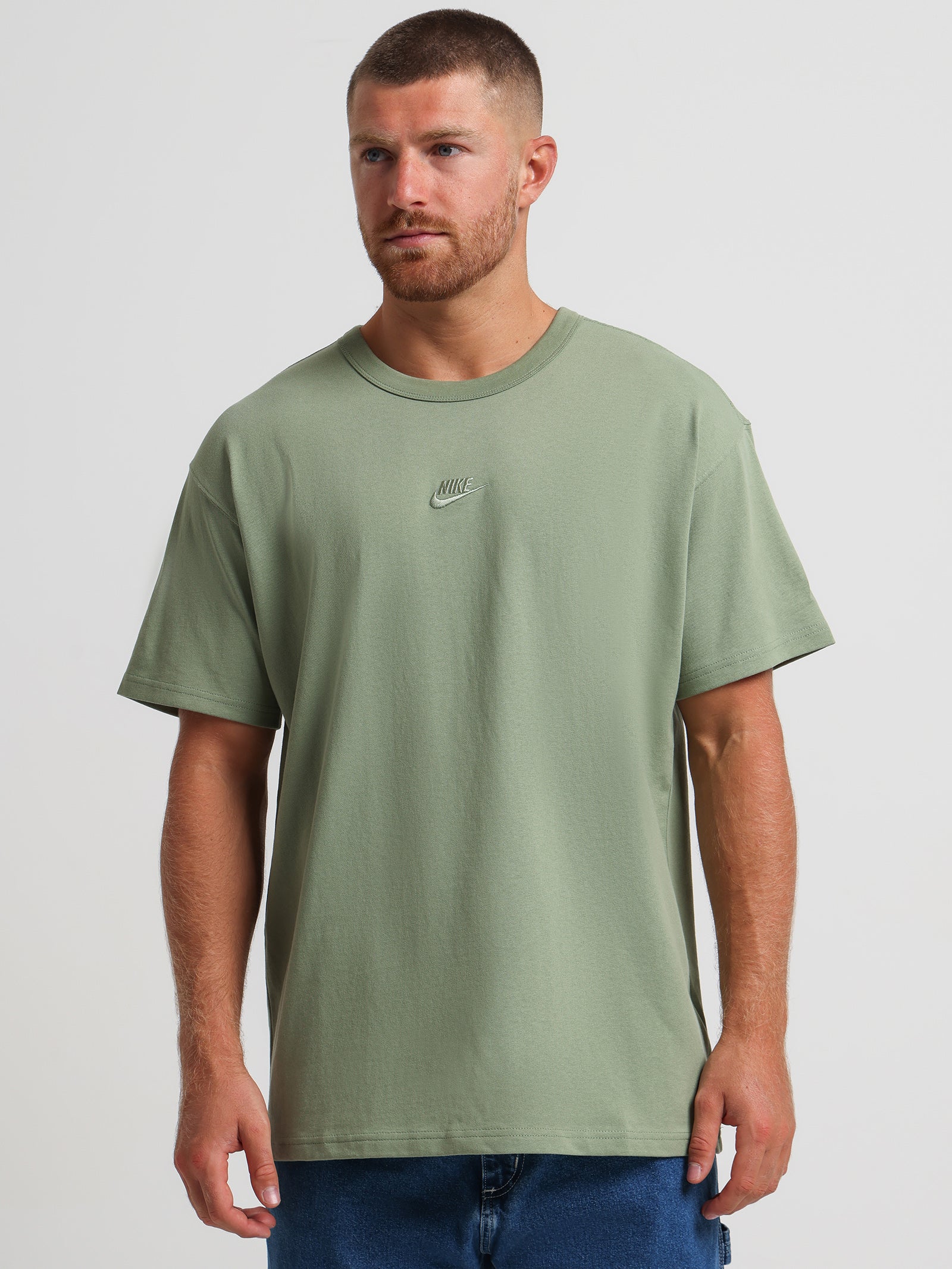 Sportswear Premium Essentials Sustainable in Oil Green | Glue Store