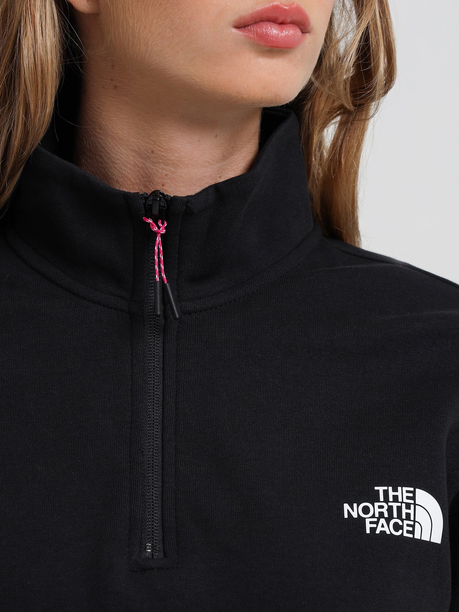 Tech Pullover in TNF Black