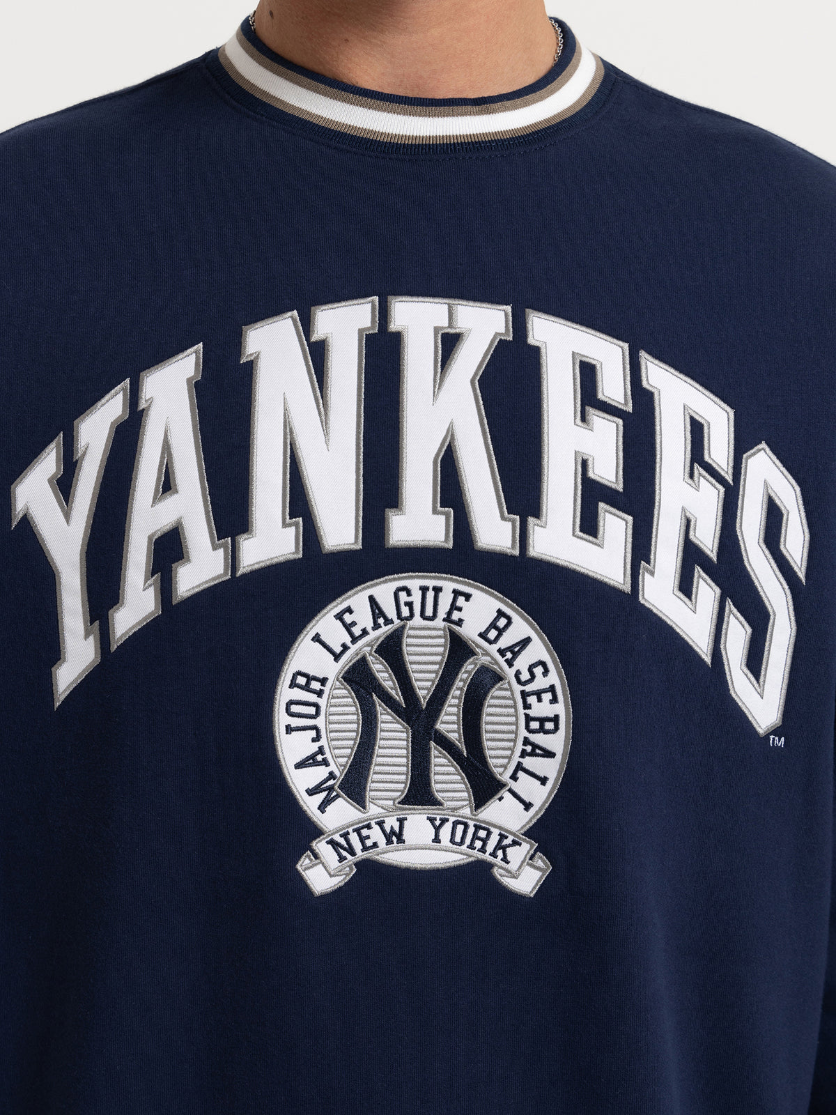 Mitchell & Ness Vintage NY Yankees Graphic Sweater in Midnight Blue | Midnight