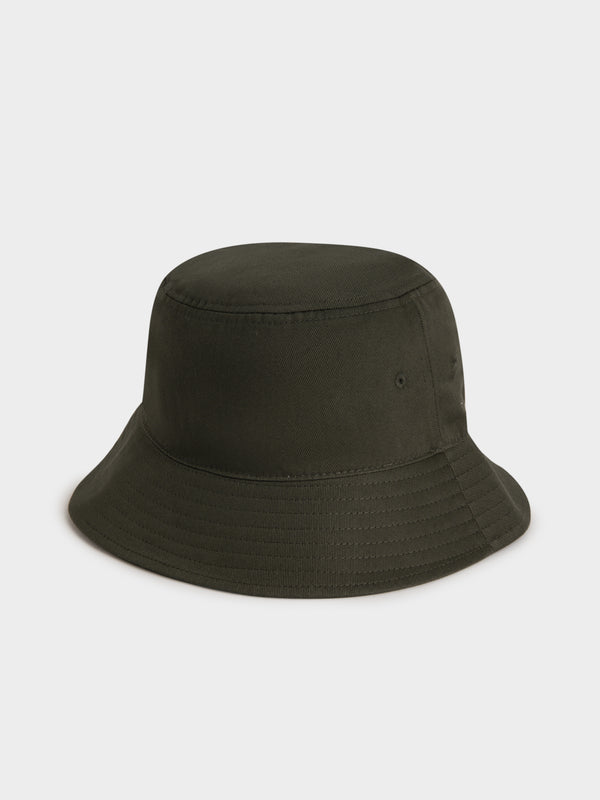 å Flag Embroidered Cotton Bucket Hat in Olive Olive | Glue Store