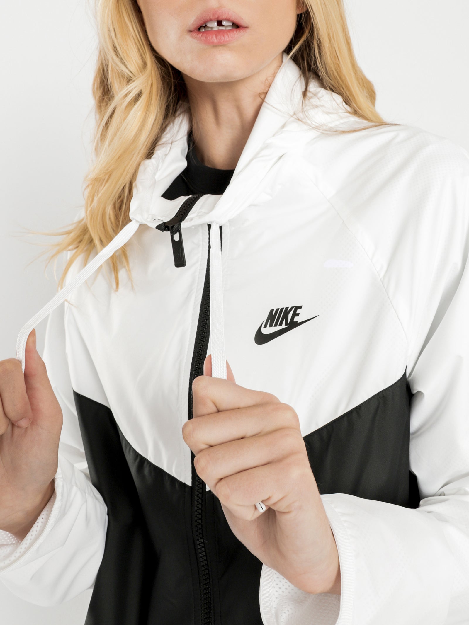 Nike women's clearance nsw windrunner jacket