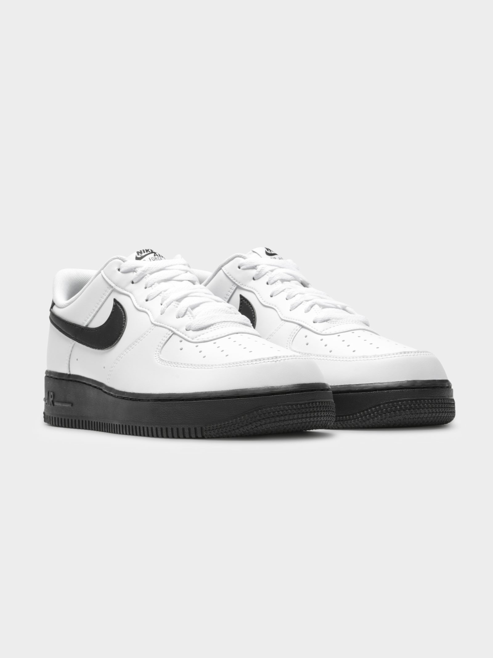 Af1 low sales black and white