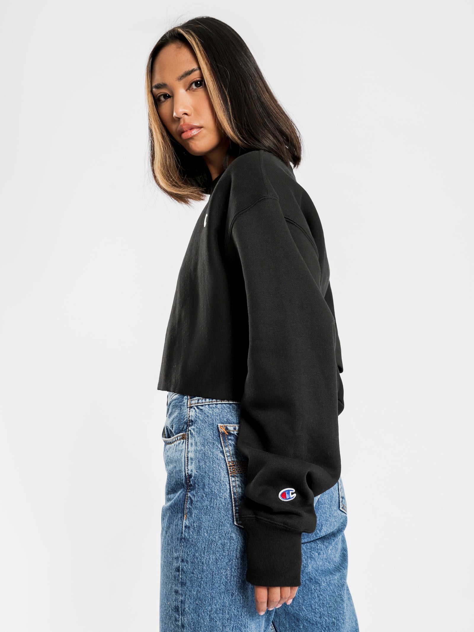 Champion sweater hotsell cropped off