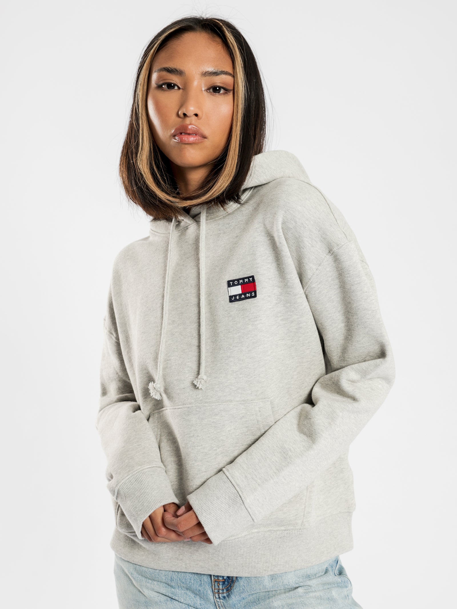 Tommy Badge Hoodie in Grey