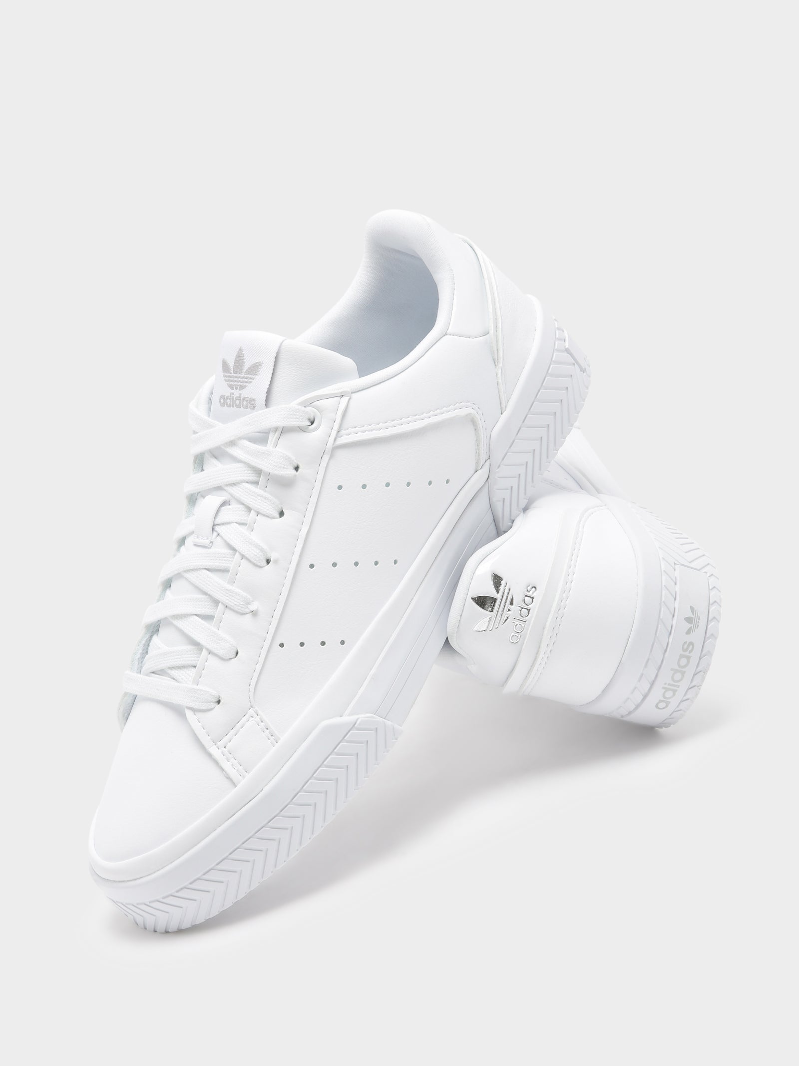 Womens Court Tourino Sneakers in White