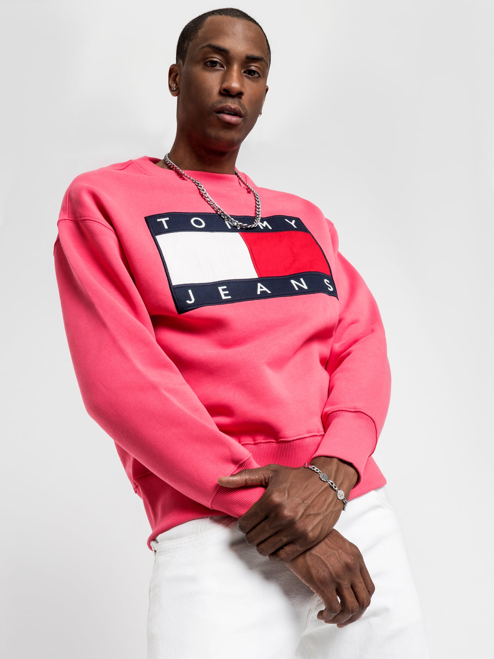 Pink tommy jeans deals jumper