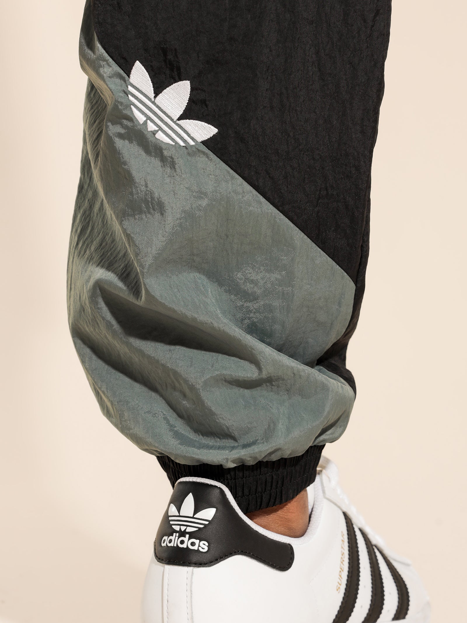 Nova wind clearance pants adidas