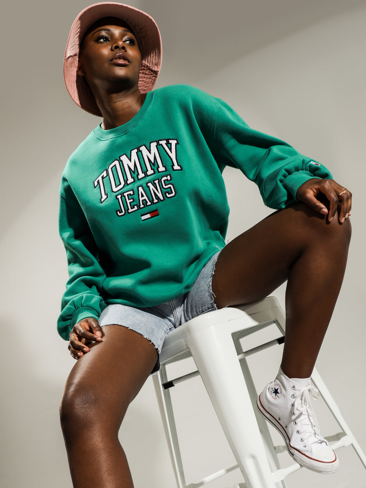 Tommy Hilfiger College Logo Relaxed Fit Sweatshirt in Midwest Green | Green