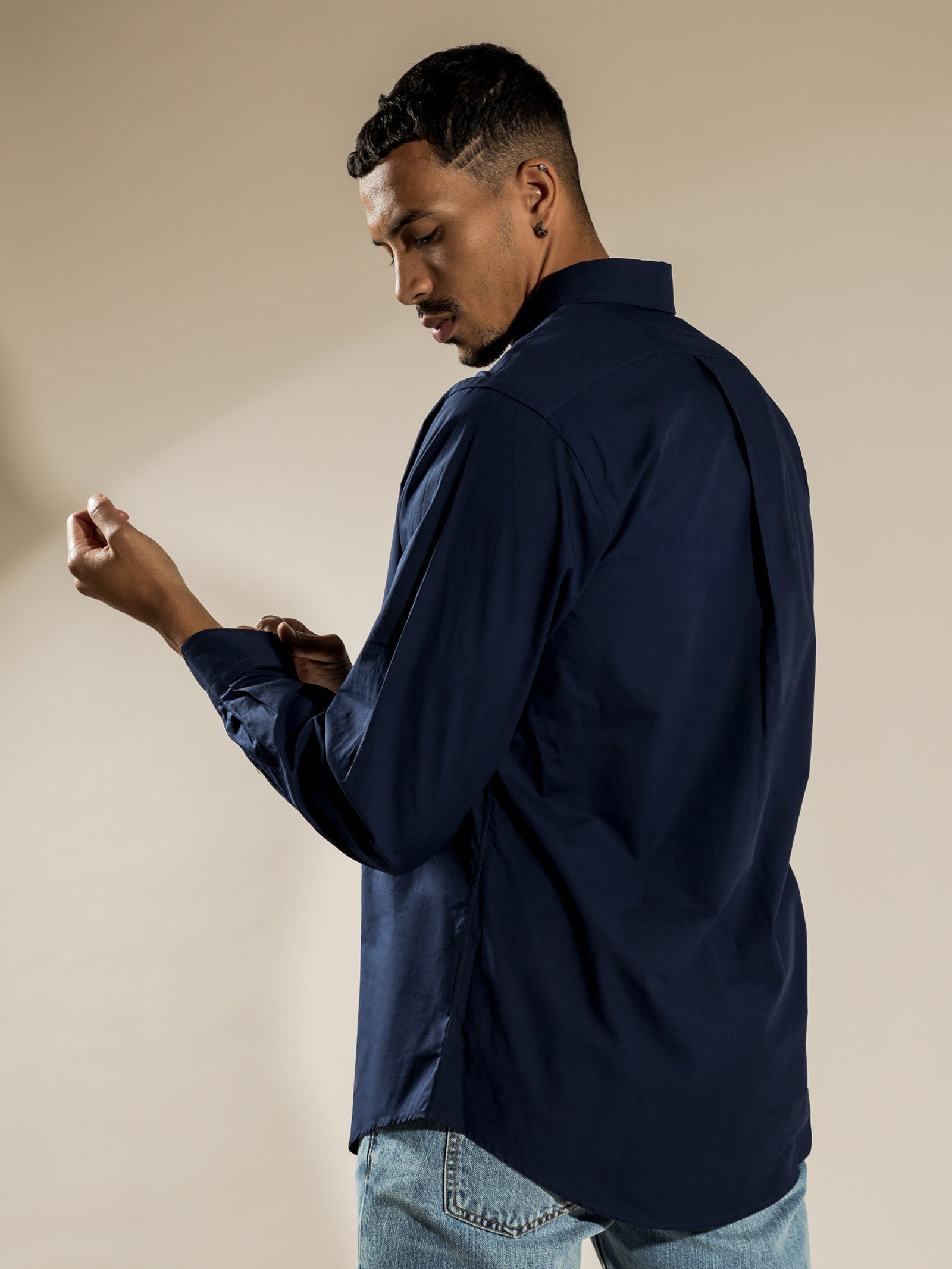 Comfort Fit Natural Stretch Poplin Shirt in Navy