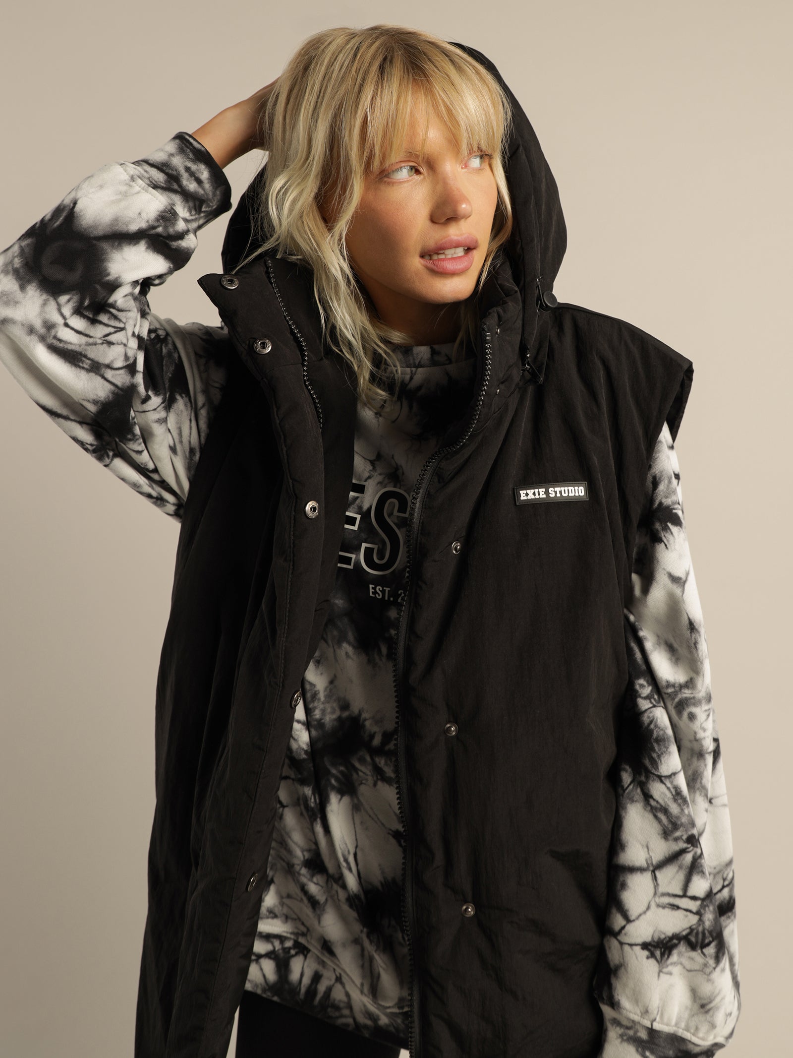 Recycled Convertible Crop Vest Puffer Jacket in Black - Glue Store