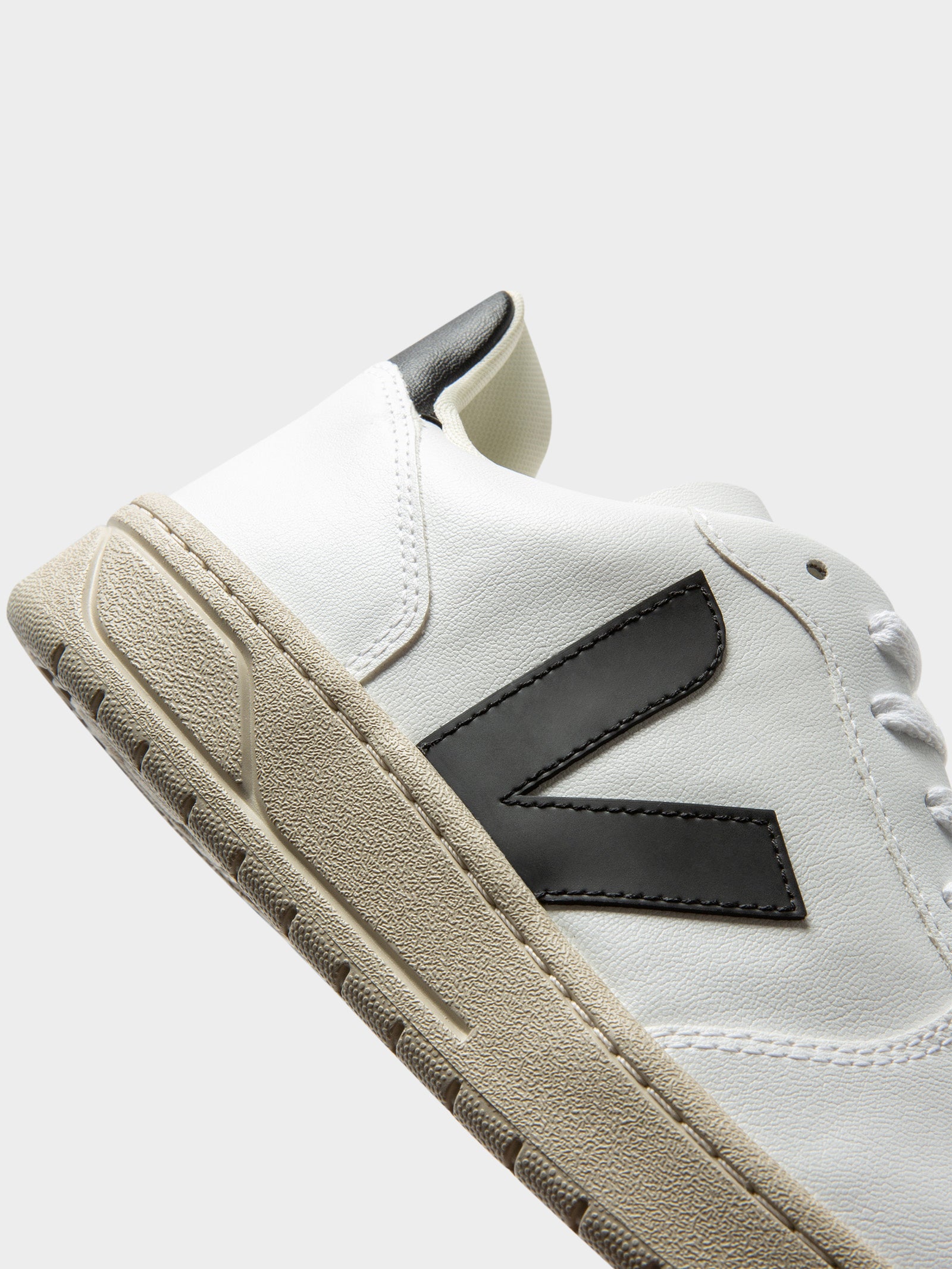 Veja v10 leather on sale extra white black