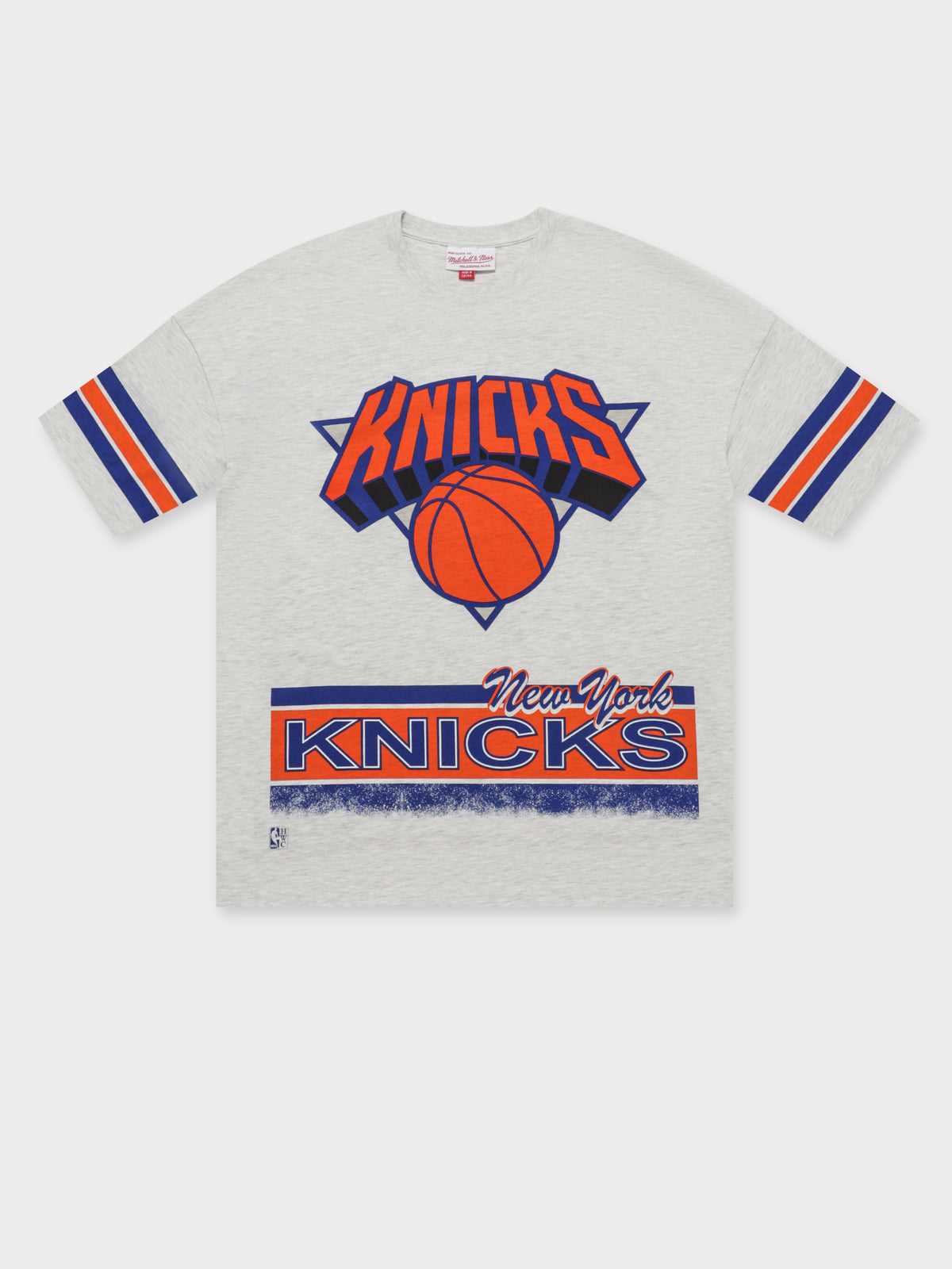 Mitchell & Ness New York Knicks Logo T-Shirt in Silver | Silver