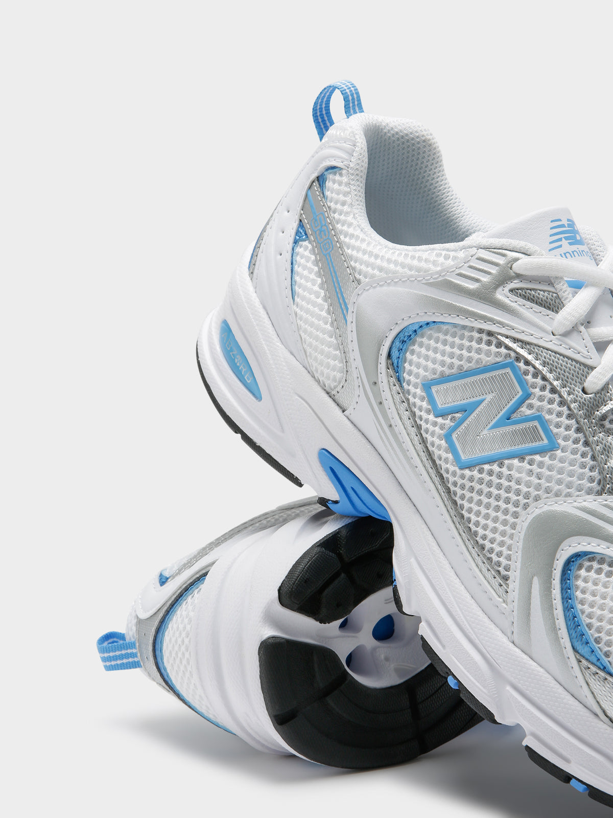 New Balance Unisex 530 Sneakers in White & Blue | White/Blue