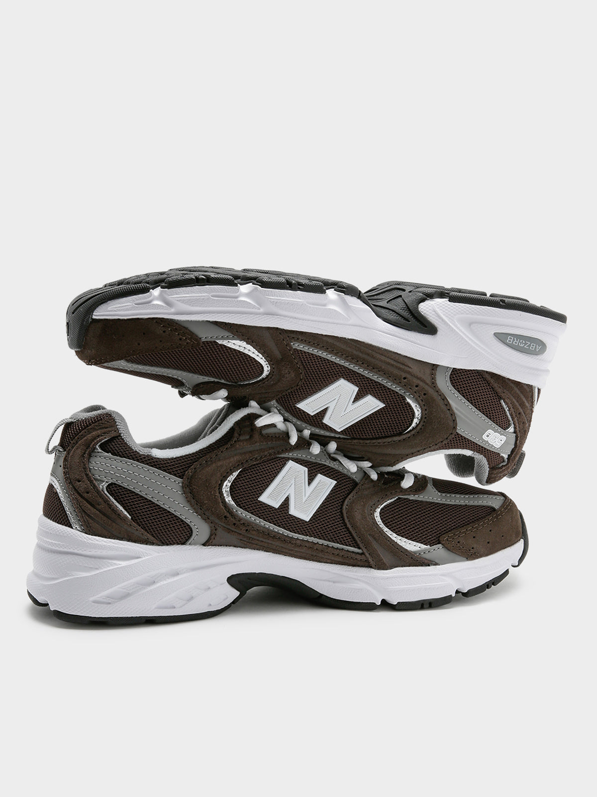 New Balance Unisex 530 Sneakers in Brown | Brown