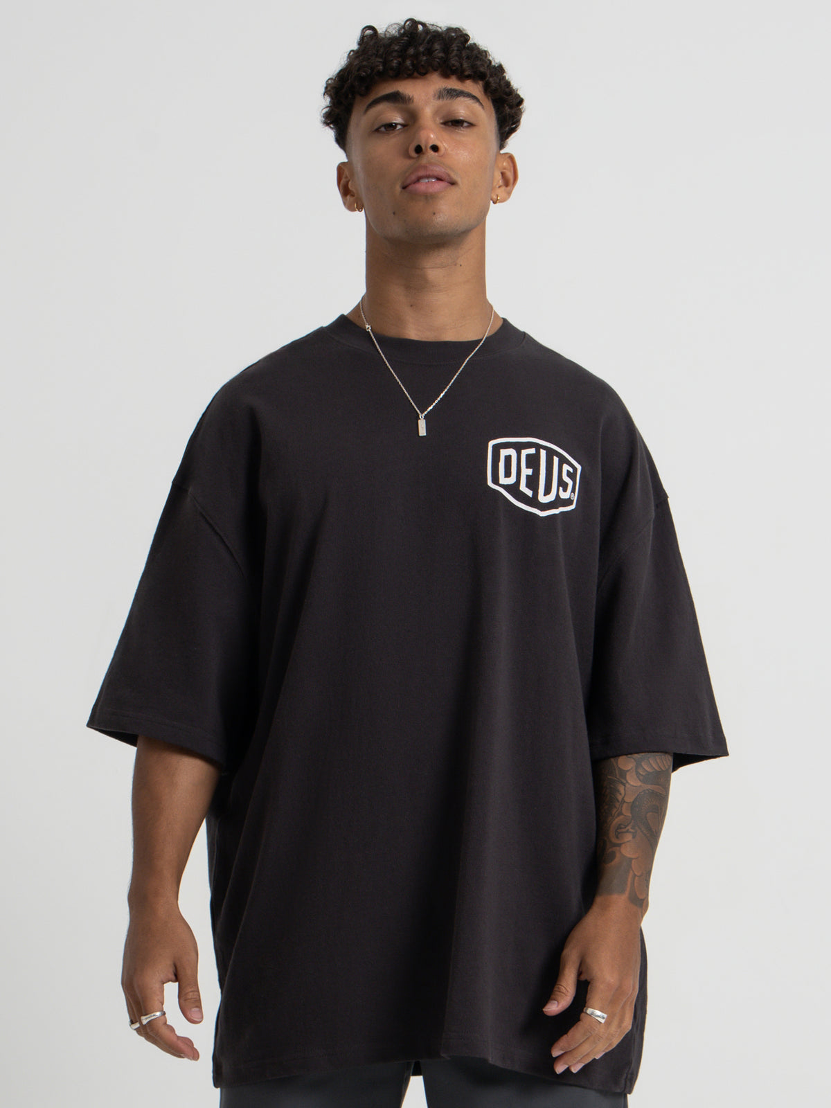 Deus Seoul T-Shirt in Anthracite | Anthracite