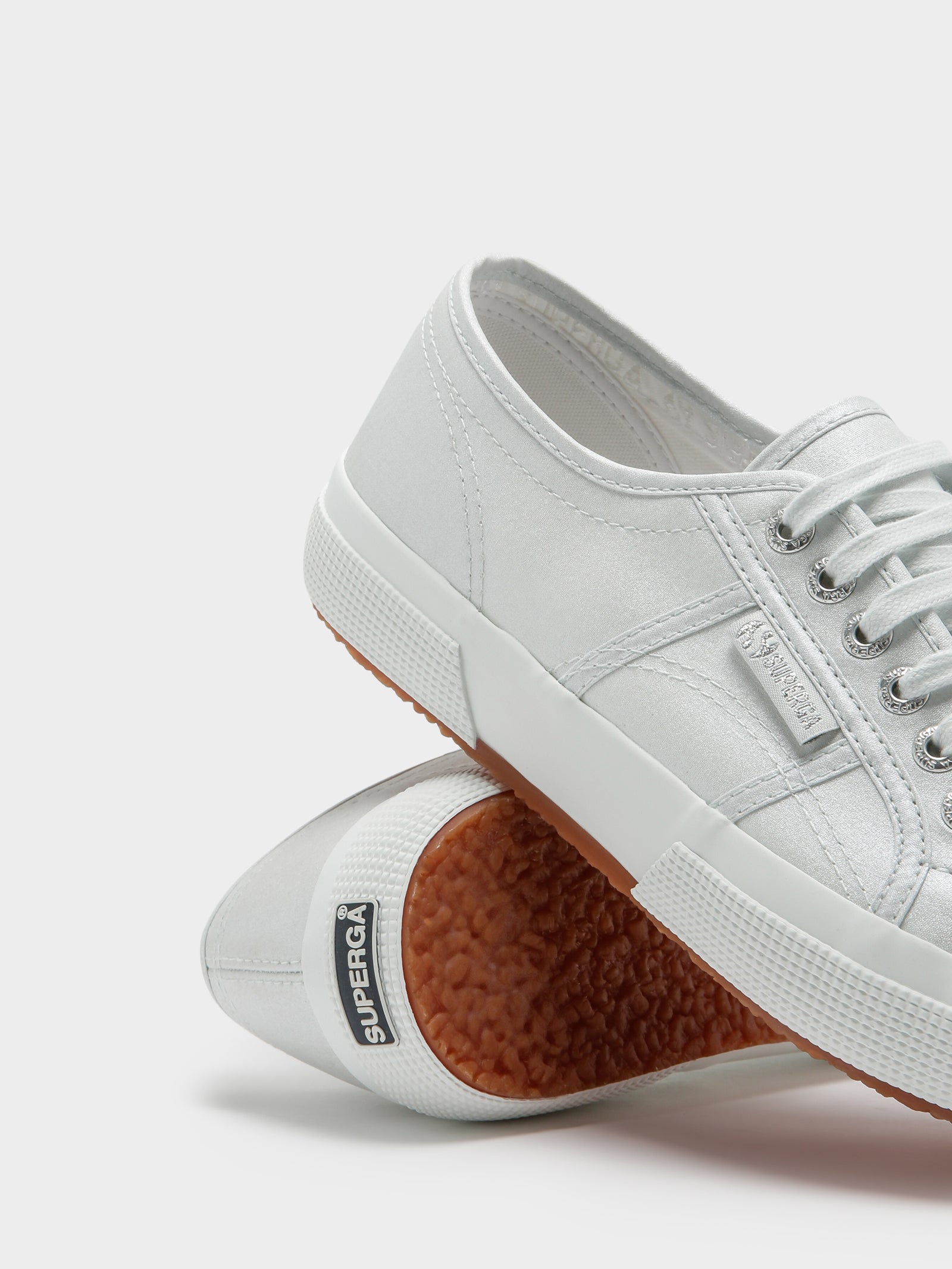 Womens 2750 Pearl Canvas Sneakers in Silver & White | Glue Store