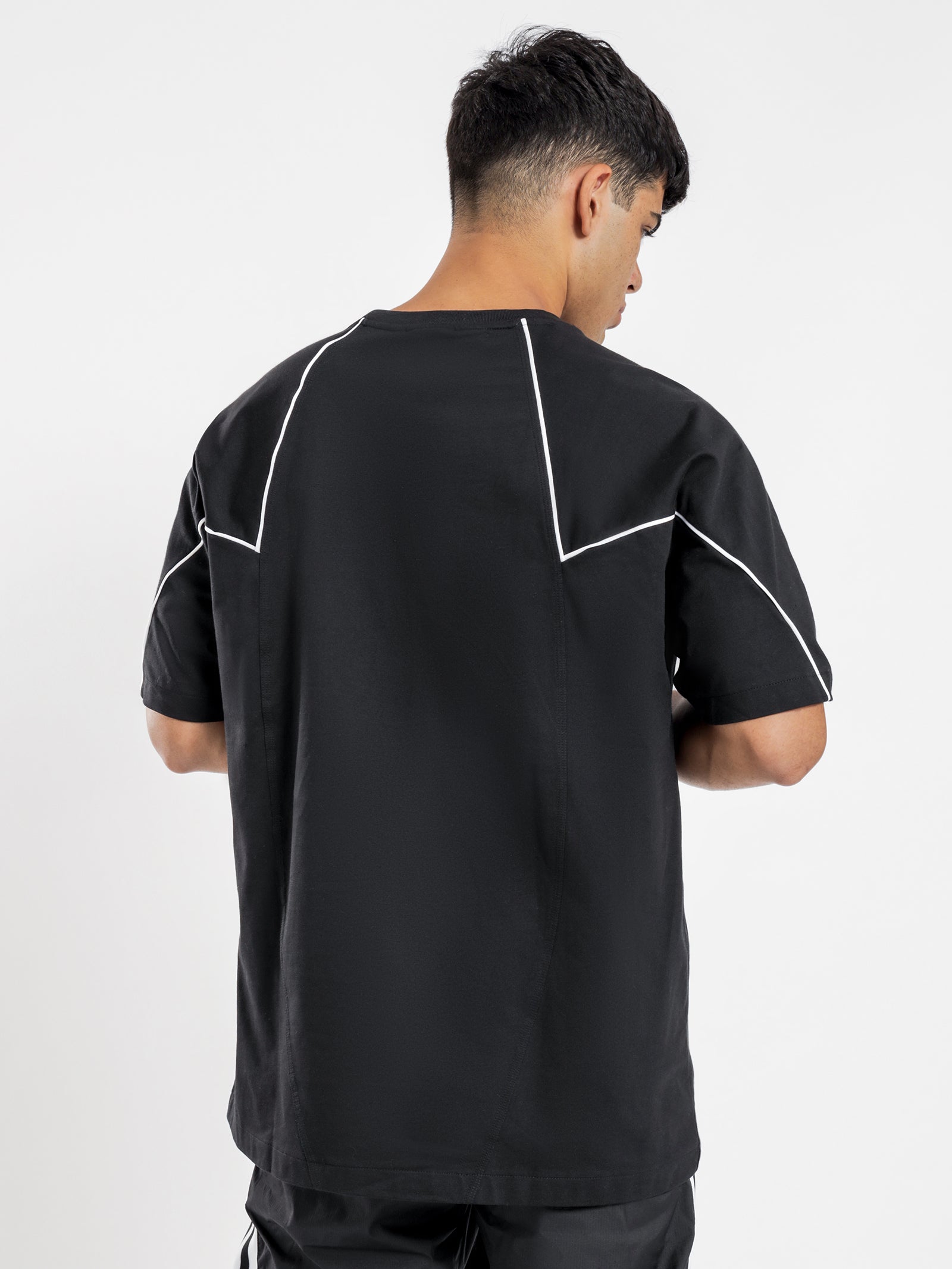 Big Trefoil Abstract T-Shirt in Black